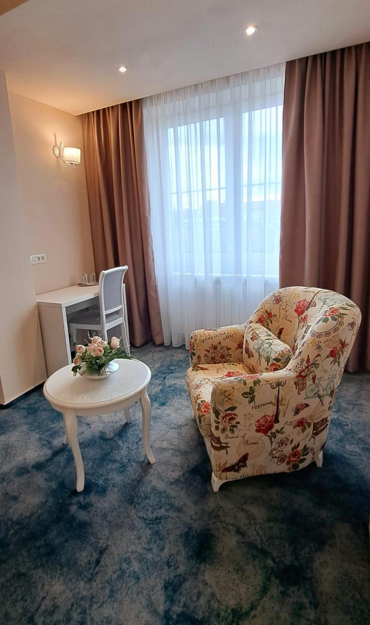 Pensiunea Diamant Ghimbav Bagian luar foto